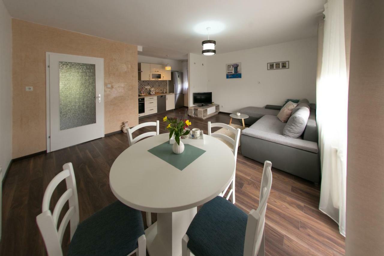 דירות אוטוצאץ Apartman Maja מראה חיצוני תמונה